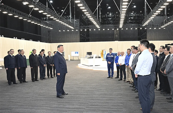 習(xí)近平在安徽考察時強調(diào) 發(fā)揮多重國家發(fā)展戰(zhàn)略疊加優(yōu)勢 奮力譜寫中國式現(xiàn)代化安徽篇章